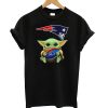 Baby-Yoda-hug-Philadelphia-T-shirt